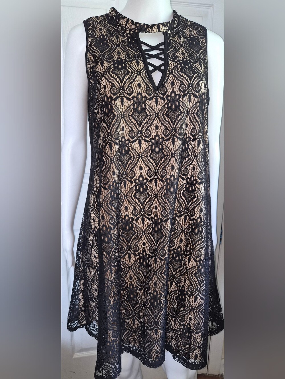 Wishful Park Black Lace Tan Lined Keyhole Criss Cross Shift Dress